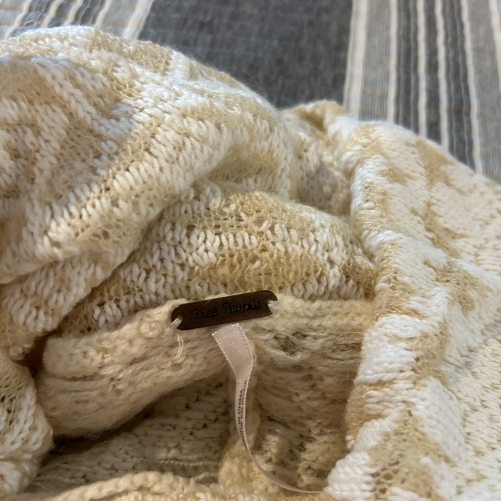 Free PeopleWomen's Cream and Yellow Lightweight Sweater Size XS - Picture 7 of 9